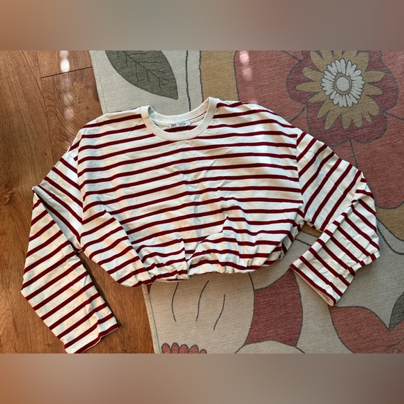 Zara Tops - Zara Cropped Long Sleeve Cinched Bottom Top. Red/white stripes. Size large